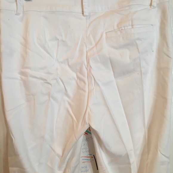 *SOLD* Lightweight white capris - Picture 2 of 2